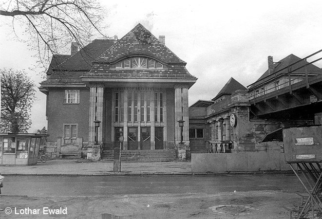 Bild: Empfanggebäude 1985
