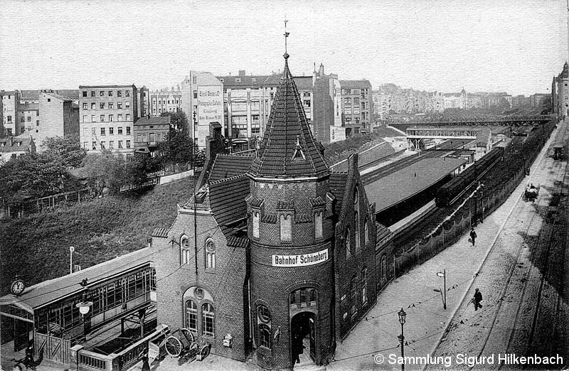 Bild: Empfangsgebäude