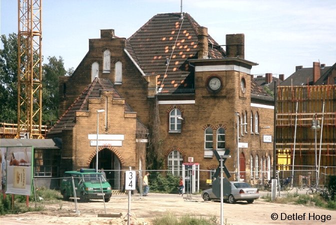 Bild: Empfangsgebäude