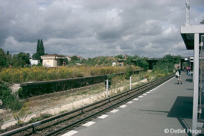 Bild: Vorortbahnsteig