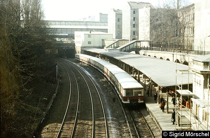 Bild: Bahnhofsansicht mit BR 276