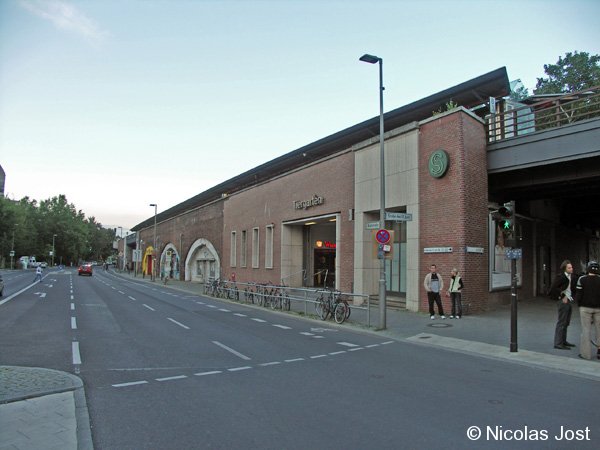 Bild: Ansicht von der Straßenkreuzung Straße des 17. Juni/Bachstraße