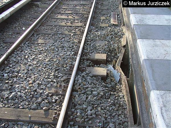 Bild: zerstörtes Schotterbett