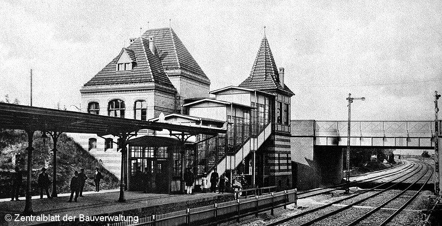 Bild: Bahnhof Südende
