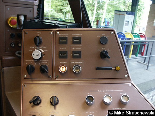 Bild: vorgesehenes Bedienfeld für EZS 800